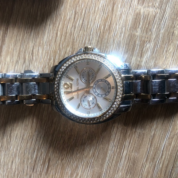 Michael Kors Watch - Picture 1 of 7